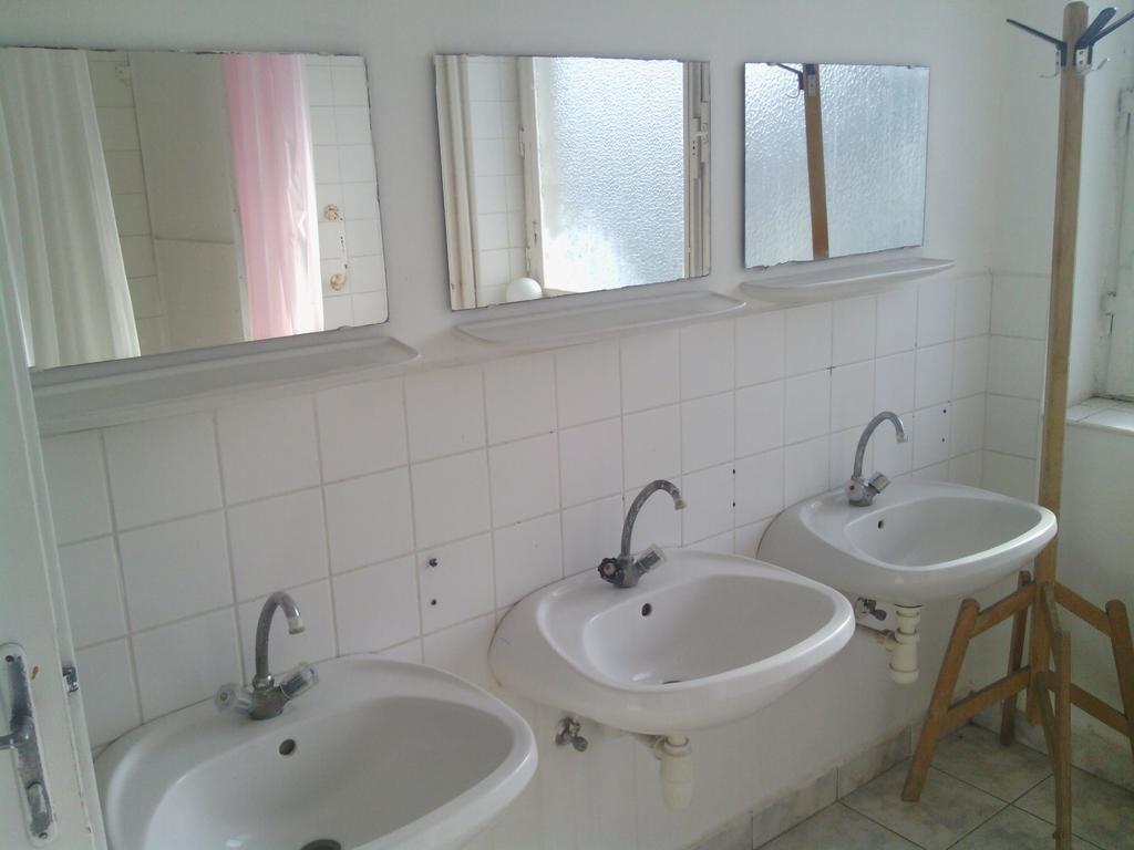 Centrum Panzio Kaposvár Buitenkant foto